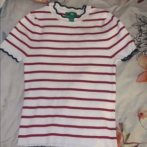 White shirt w/ red stripes